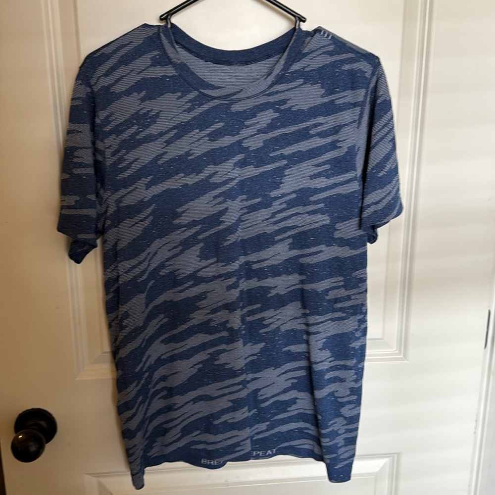Lululemon men’s shirt